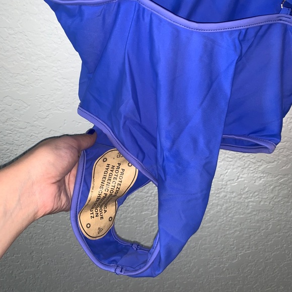 One piece blue swimsuit - Picture 4 of 4